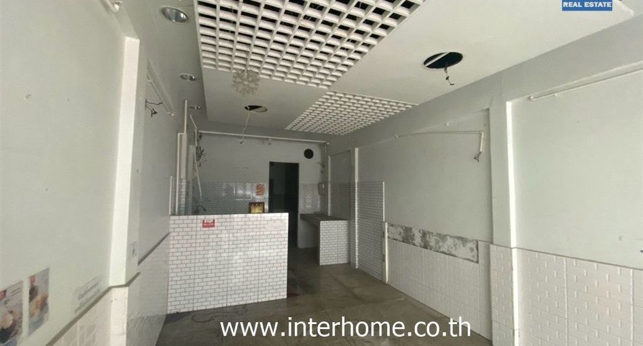 For sale 2 ベッドルーム retail Space in Sathon, Bangkok
