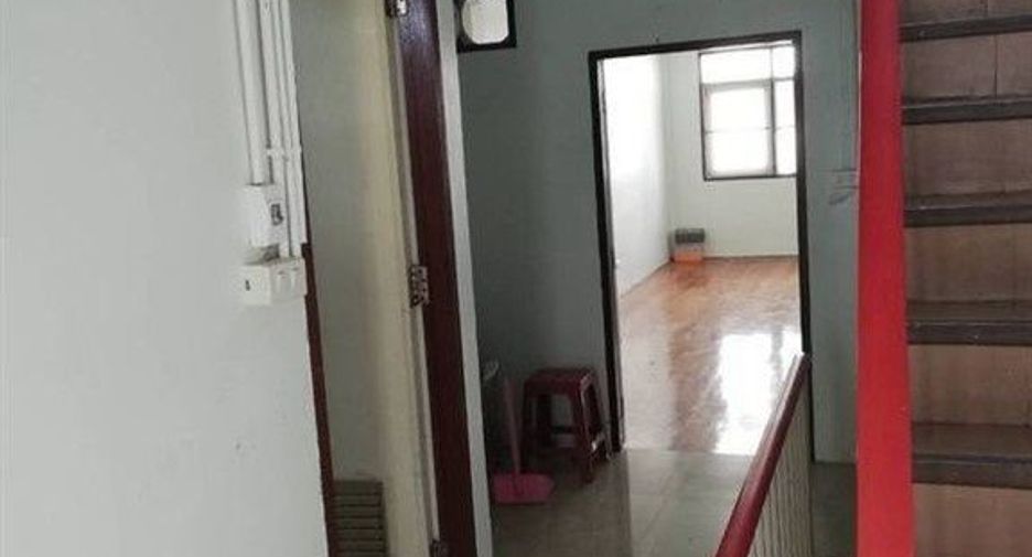 For sale 2 ベッドルーム retail Space in Sathon, Bangkok
