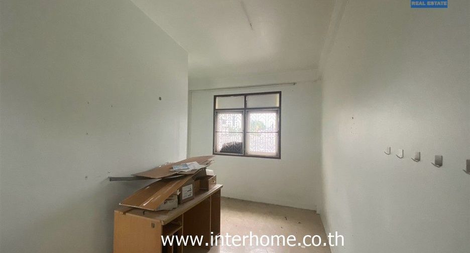 For sale 2 ベッドルーム retail Space in Sathon, Bangkok