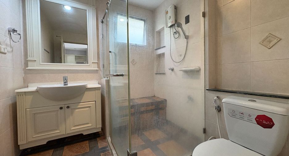 For rent 4 bedrooms house in Prawet, Bangkok