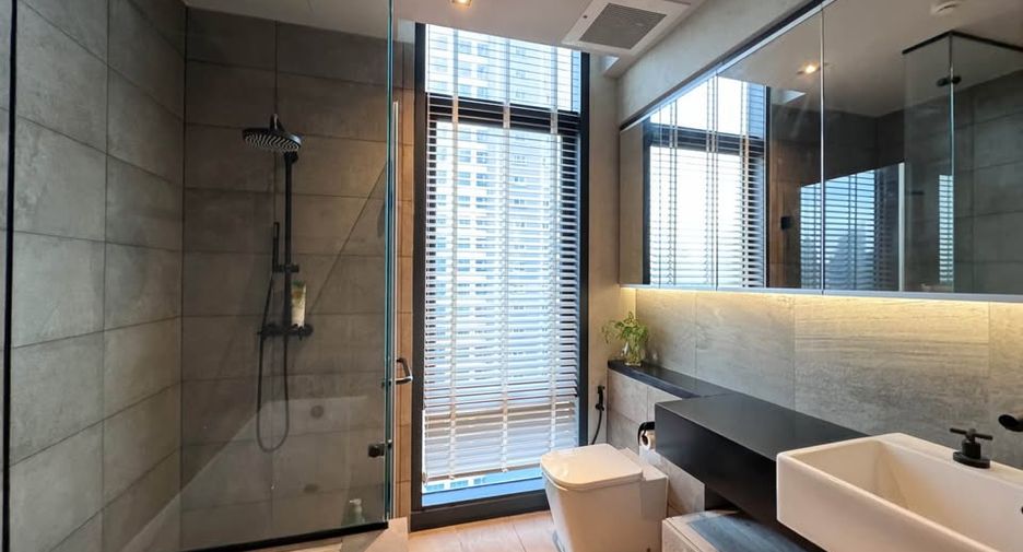 À vendre 2 chambres condo à Watthana, Bangkok