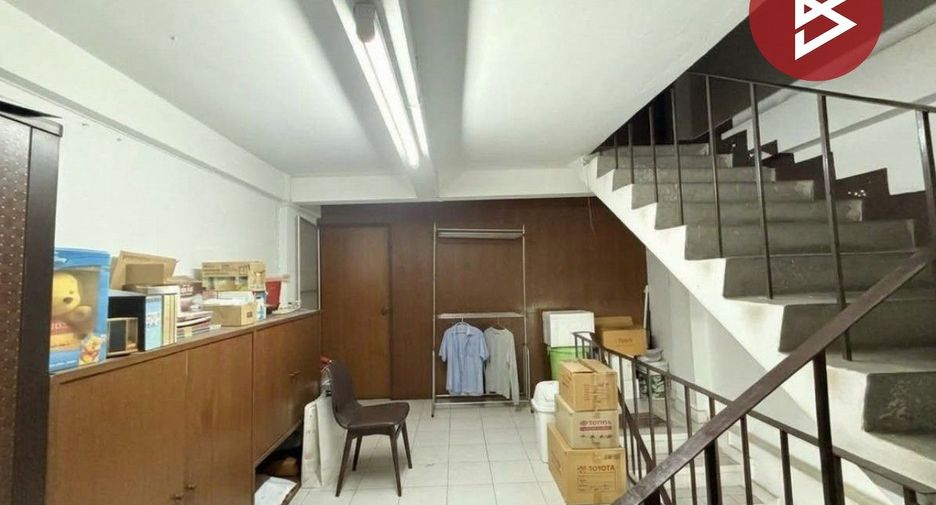 Local comercial en venta de 6 habitaciones en Bang Sue, Bangkok
