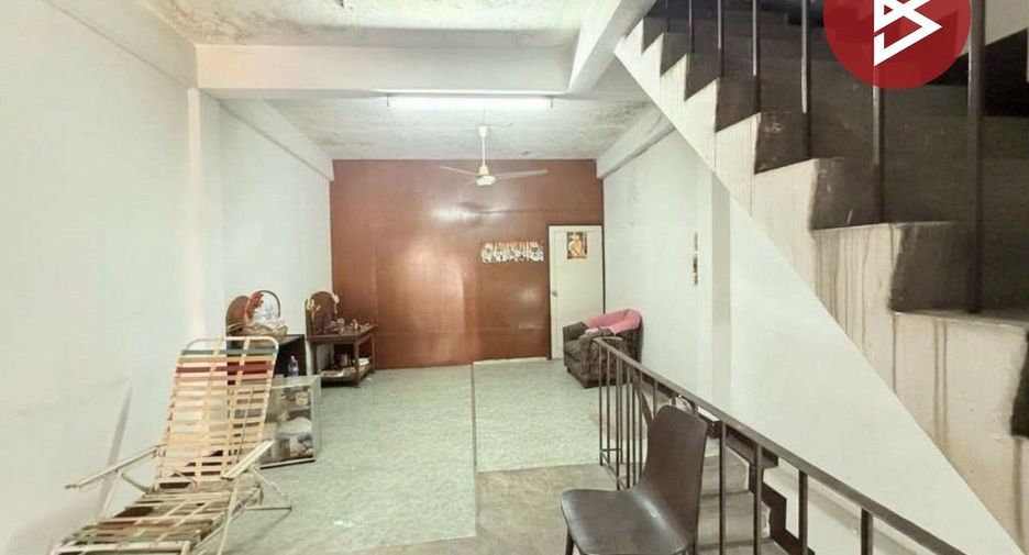 Local comercial en venta de 6 habitaciones en Bang Sue, Bangkok