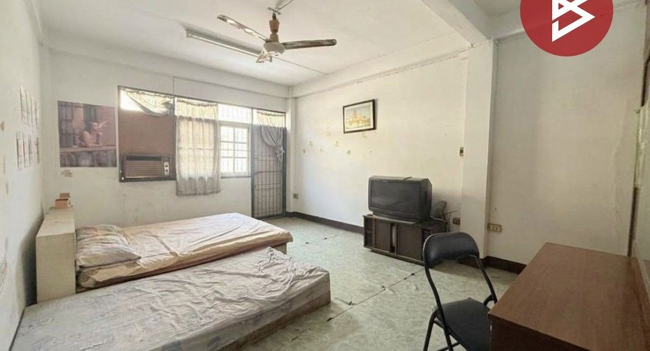 Local comercial en venta de 6 habitaciones en Bang Sue, Bangkok