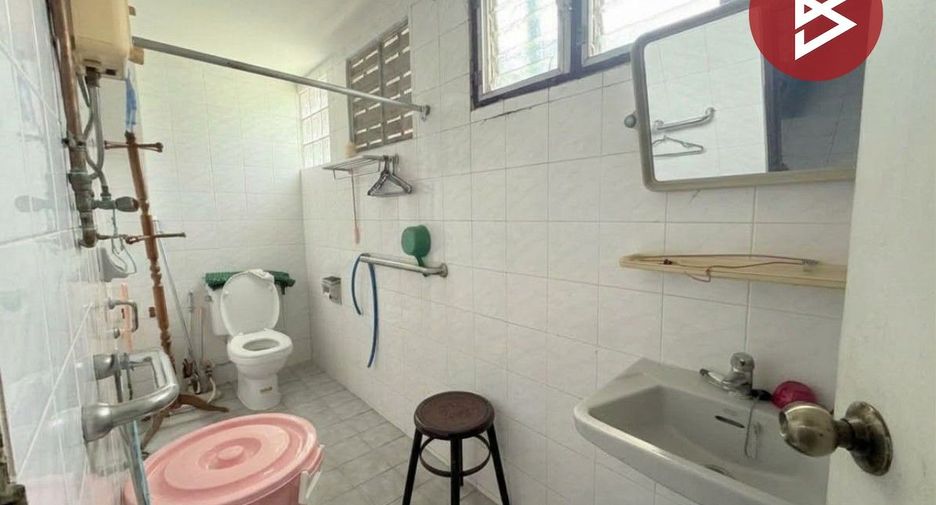 Local comercial en venta de 6 habitaciones en Bang Sue, Bangkok