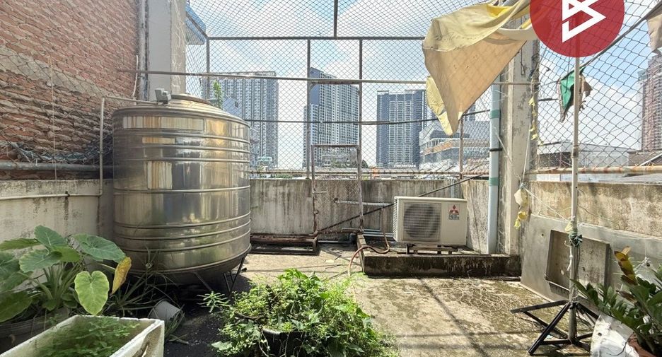 Local comercial en venta de 6 habitaciones en Bang Sue, Bangkok