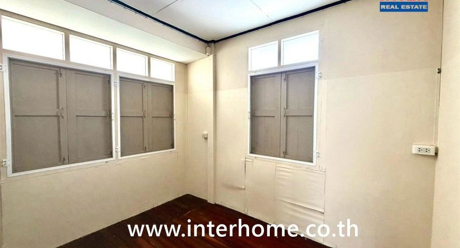 For sale 3 bedrooms house in Chatuchak, Bangkok