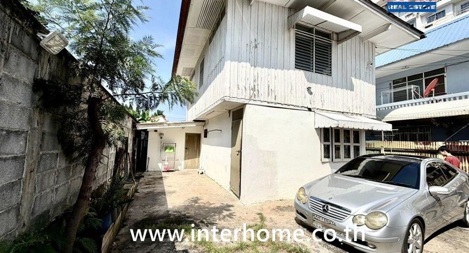 For sale 3 bedrooms house in Chatuchak, Bangkok
