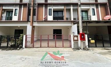 For sale 3 bedrooms townhouse in Lam Luk Ka, Pathum Thani