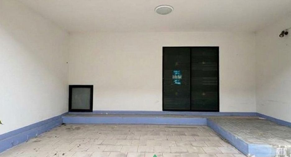 For sale 3 bedrooms townhouse in Lam Luk Ka, Pathum Thani