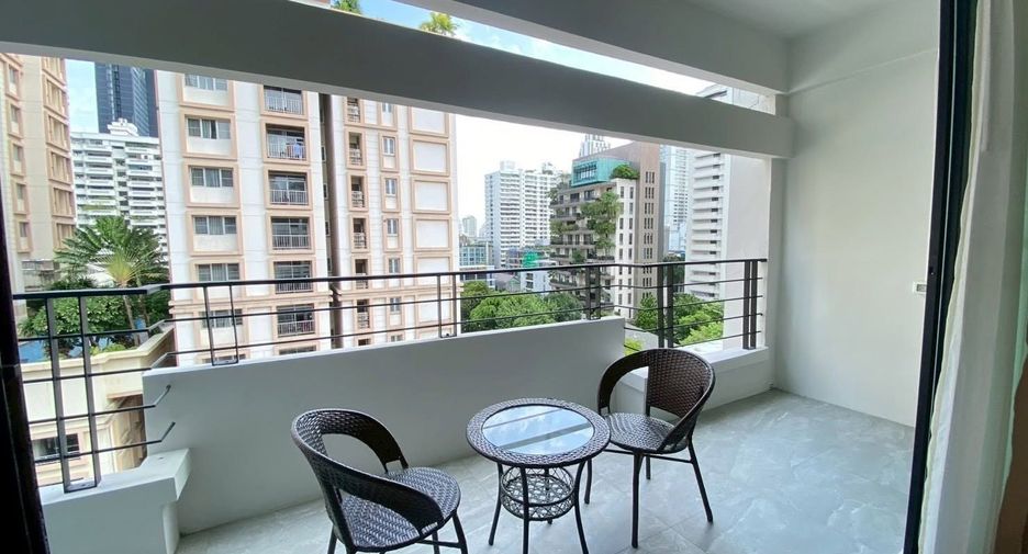 For rent 2 bedrooms condo in Watthana, Bangkok