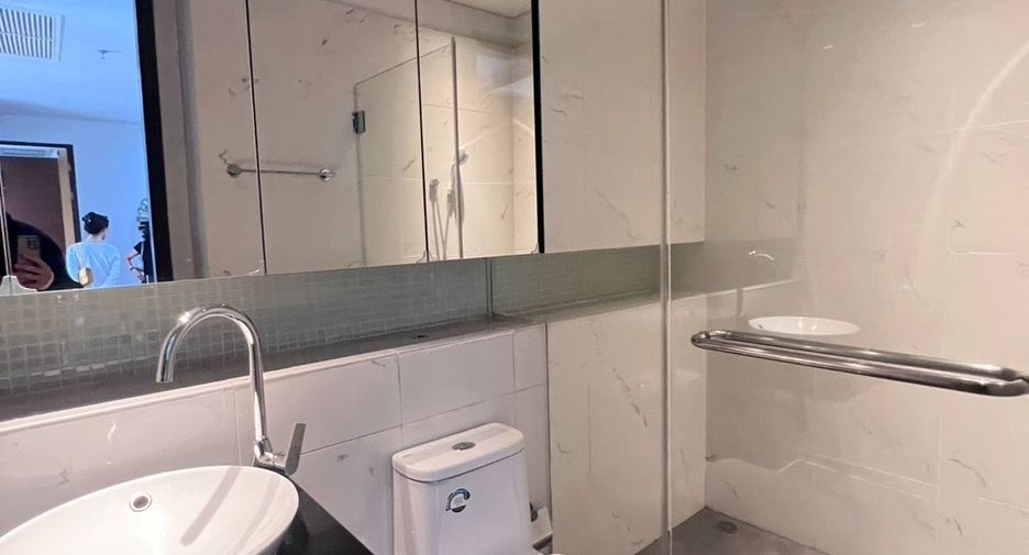 Condo en alquiler de 2 habitaciones en Khlong Toei, Bangkok
