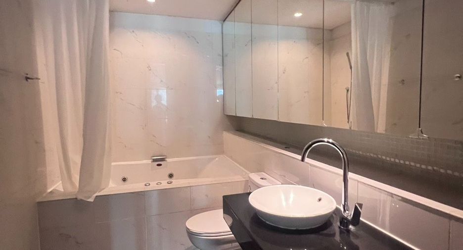 Condo en alquiler de 2 habitaciones en Khlong Toei, Bangkok