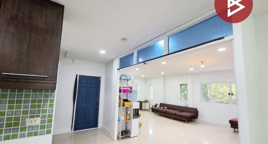 Casa en venta de 3 habitaciones en Nong Chok, Bangkok