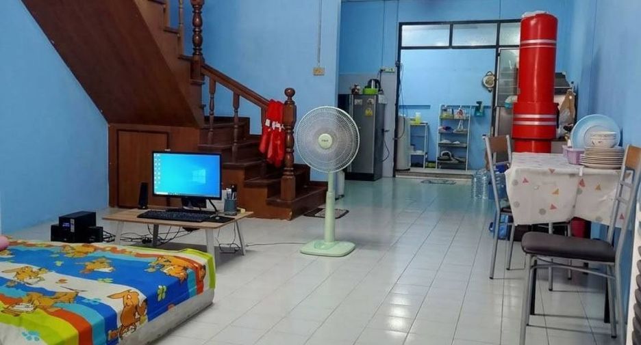 Reihenhaus zum Kauf mit 3 Zimmer in Krathum Baen, Samut Sakhon