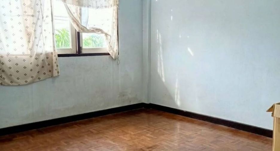 Reihenhaus zum Kauf mit 3 Zimmer in Krathum Baen, Samut Sakhon