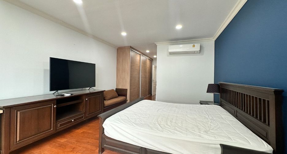 À louer 3 chambres condo à Khlong Toei, Bangkok