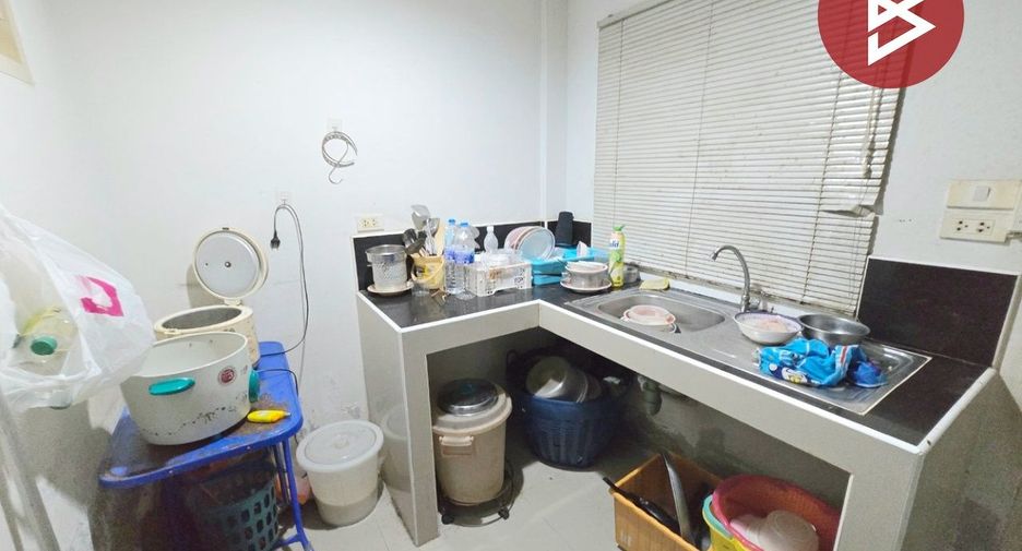 Casa adosada en venta de 3 habitaciones en Mueang Nakhon Pathom, Nakhon Pathom