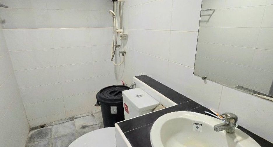 Casa adosada en venta de 3 habitaciones en Mueang Nakhon Pathom, Nakhon Pathom