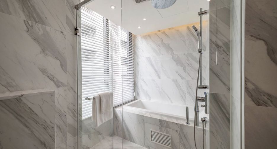 For sale 4 bedrooms condo in Pathum Wan, Bangkok