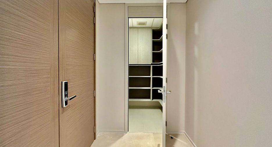 For sale 2 bedrooms condo in Pathum Wan, Bangkok