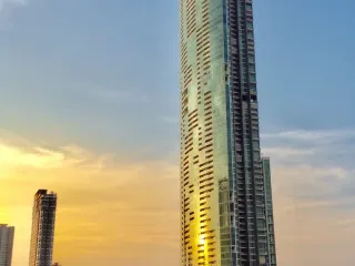For sale 3 bedrooms condo in Khlong San, Bangkok