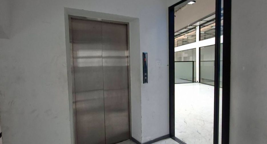 For rent retail Space in Sathon, Bangkok