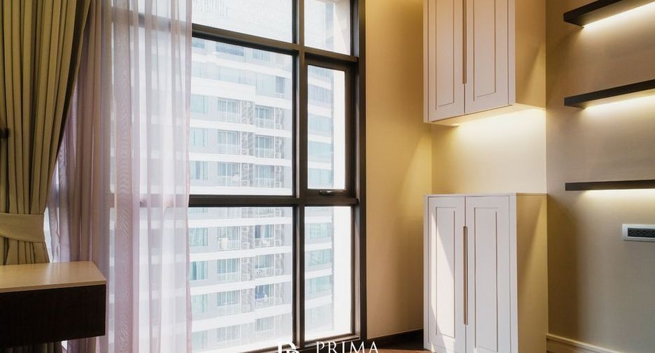 For sale 2 bedrooms condo in Khlong Toei, Bangkok