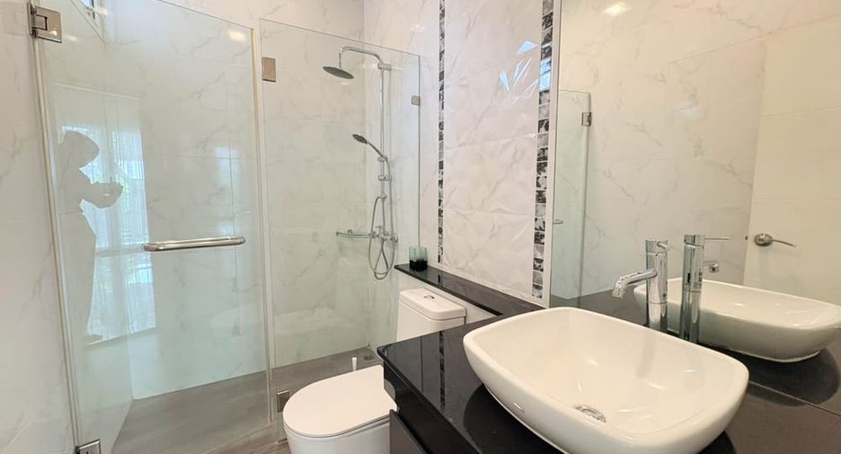 Haus zur Miete mit 3 Zimmer in Bang Lamung, Chonburi