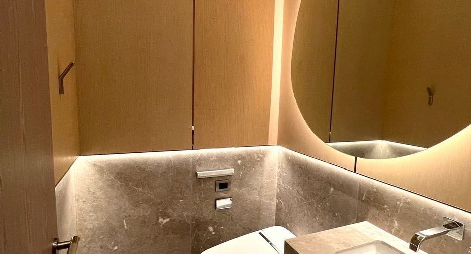 For rent 1 bed condo in Pathum Wan, Bangkok