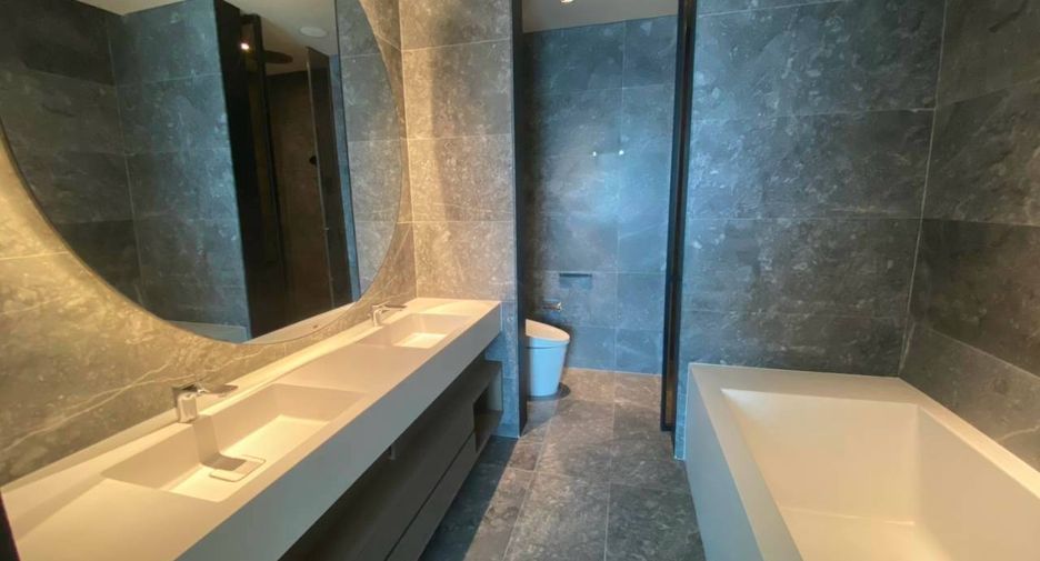 Condo en alquiler de 2 habitaciones en Khlong San, Bangkok