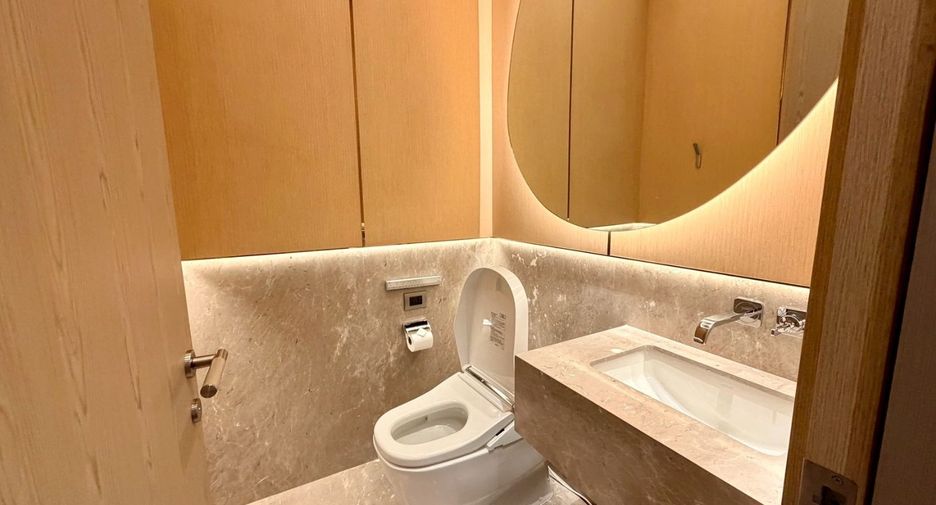 For sale 1 bed condo in Pathum Wan, Bangkok