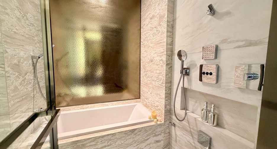 For sale 1 bed condo in Pathum Wan, Bangkok