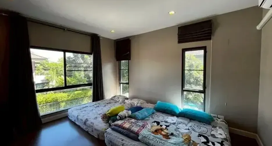 出租 4 卧室 独立屋 在 Bang Phli, Samut Prakan
