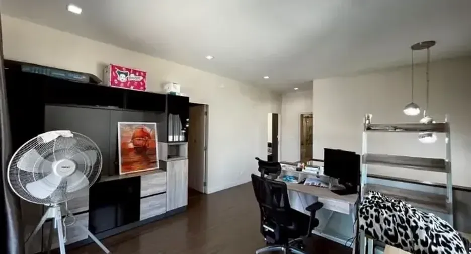 出租 4 卧室 独立屋 在 Bang Phli, Samut Prakan