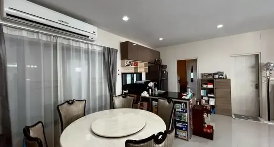 出租 4 卧室 独立屋 在 Bang Phli, Samut Prakan