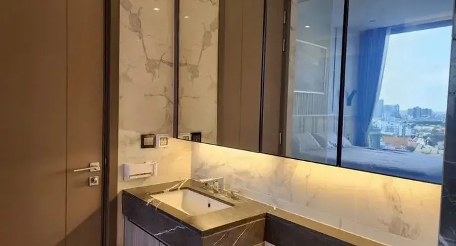For rent 1 bed condo in Khlong Toei, Bangkok