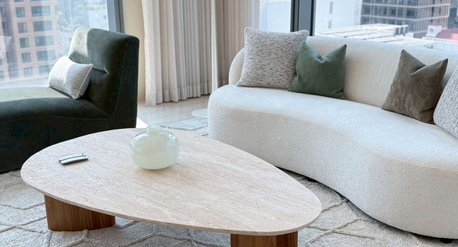 For rent 2 bedrooms condo in Pathum Wan, Bangkok