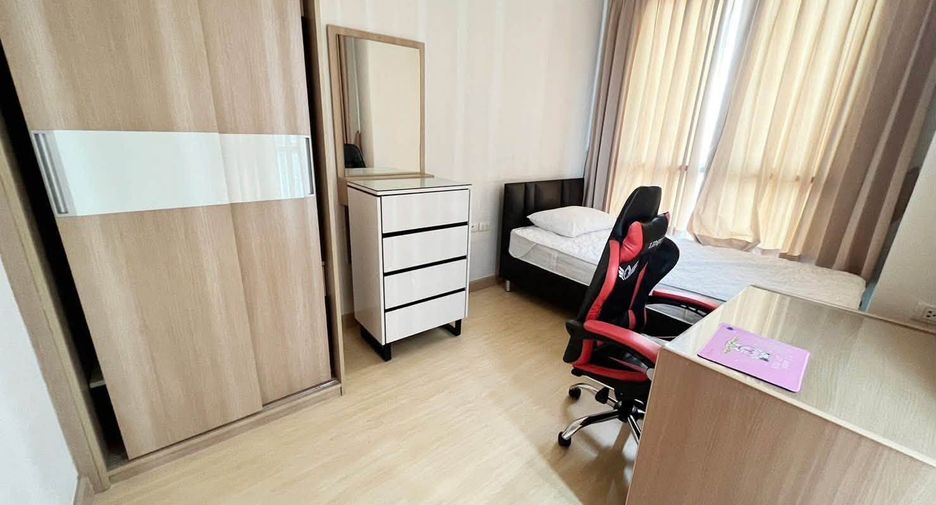 For rent 2 bedrooms condo in Huai Khwang, Bangkok
