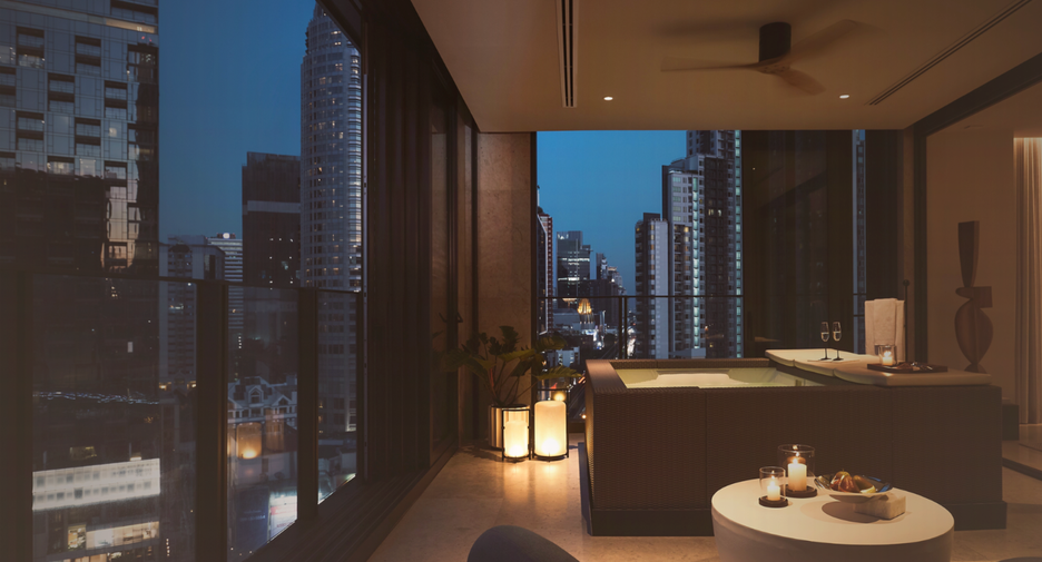 For sale 4 bedrooms condo in Khlong Toei, Bangkok