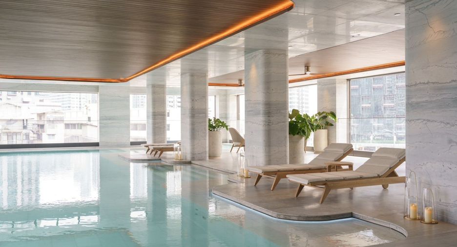 For sale 4 bedrooms condo in Khlong Toei, Bangkok