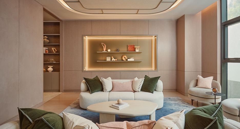 For sale 4 bedrooms condo in Khlong Toei, Bangkok