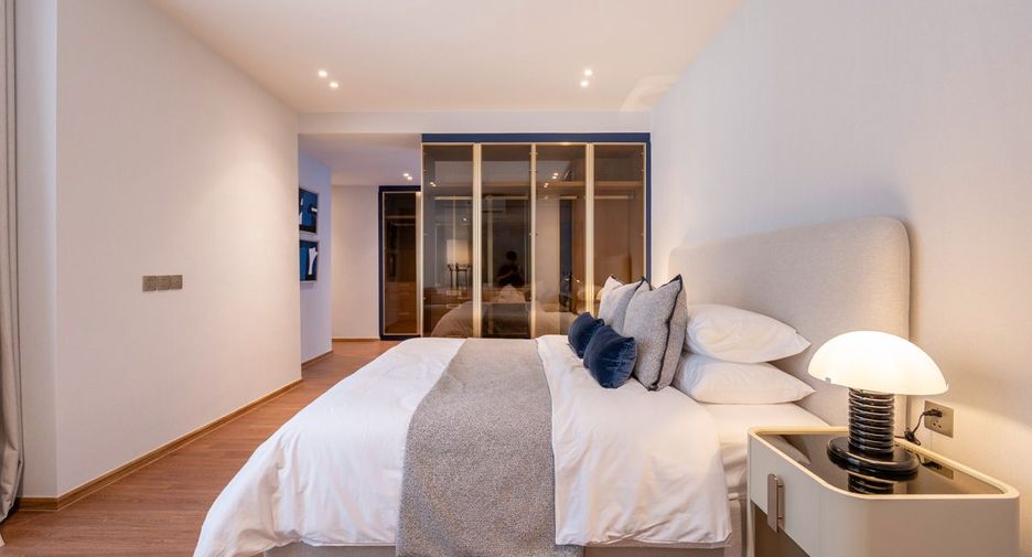 For rent 2 bedrooms condo in Khlong Toei, Bangkok