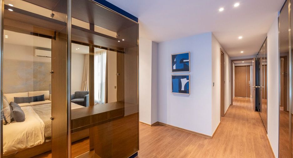 For rent 2 bedrooms condo in Khlong Toei, Bangkok