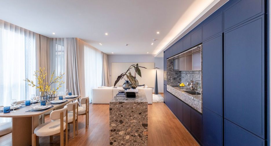 For rent 2 bedrooms condo in Khlong Toei, Bangkok