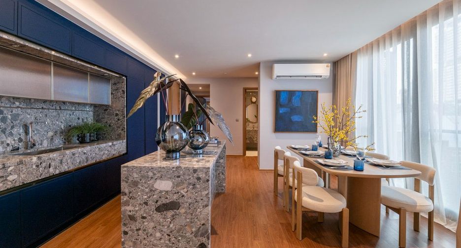 For rent 2 bedrooms condo in Khlong Toei, Bangkok