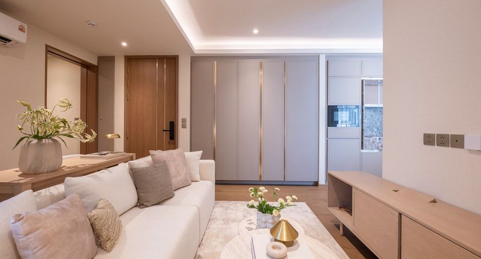 For rent 2 bedrooms condo in Khlong Toei, Bangkok