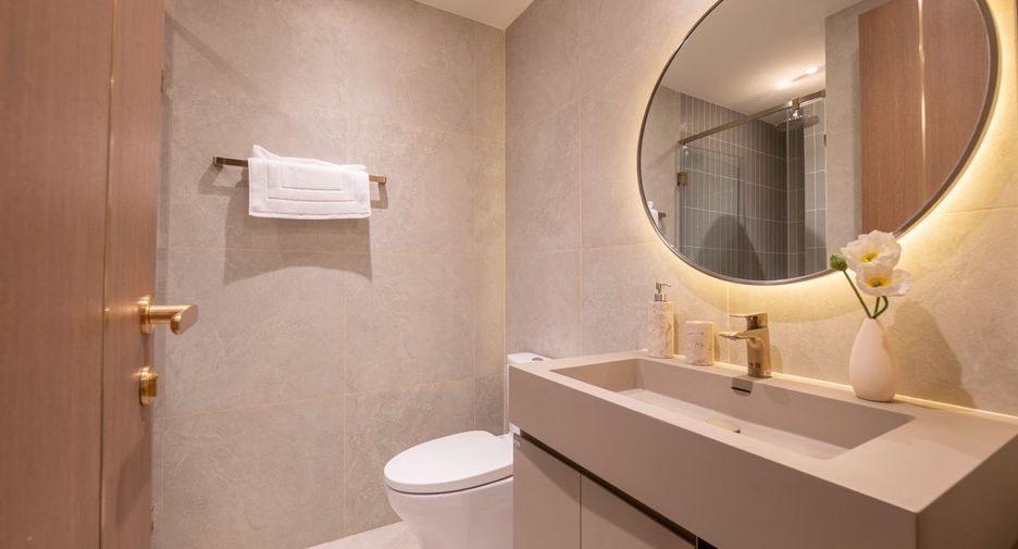For rent 2 bedrooms condo in Khlong Toei, Bangkok