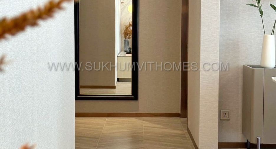 For sale 2 bedrooms condo in Khlong Toei, Bangkok
