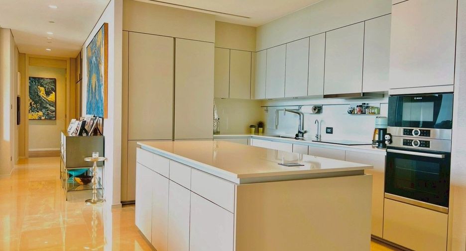 Wohnung zur Miete mit 3 Zimmer in Pathum Wan, Bangkok